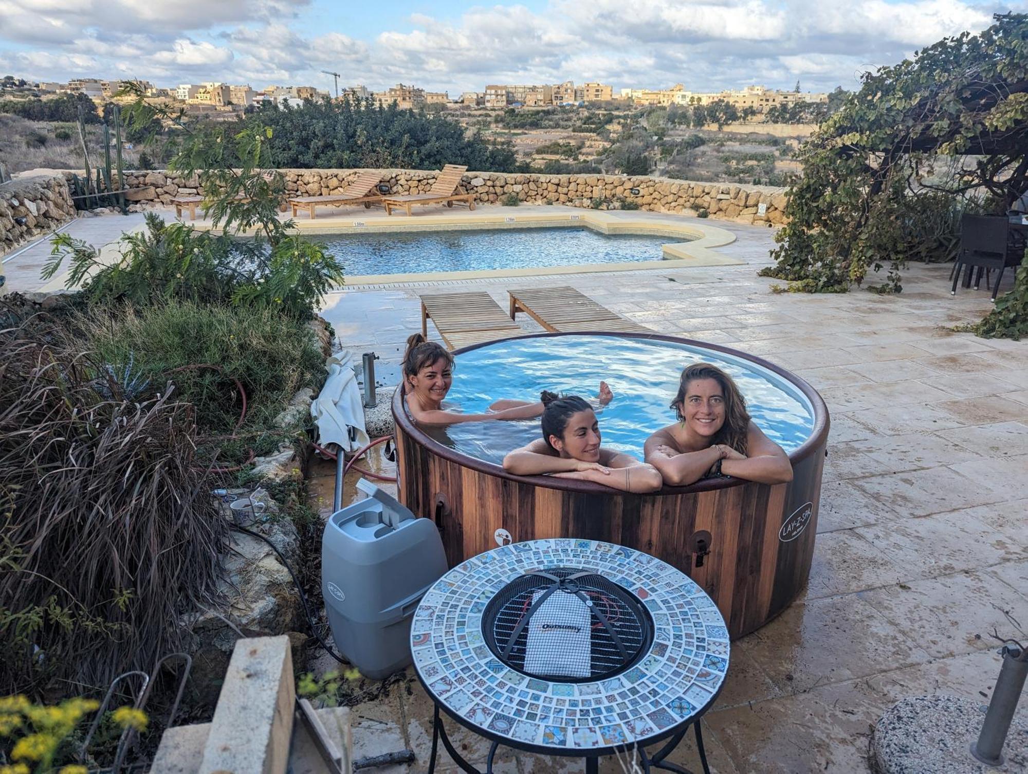 Dar Ix-Xemx Hotel Nadur Bagian luar foto