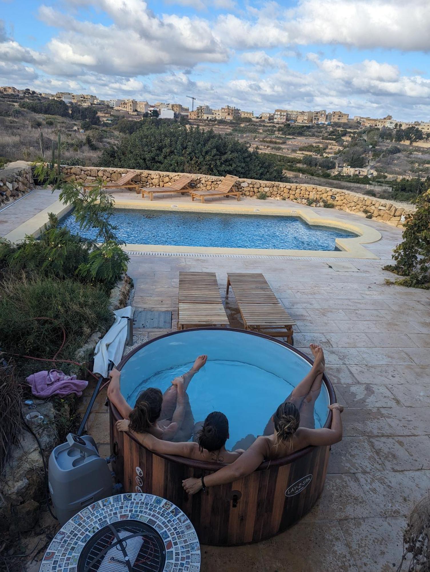 Dar Ix-Xemx Hotel Nadur Bagian luar foto