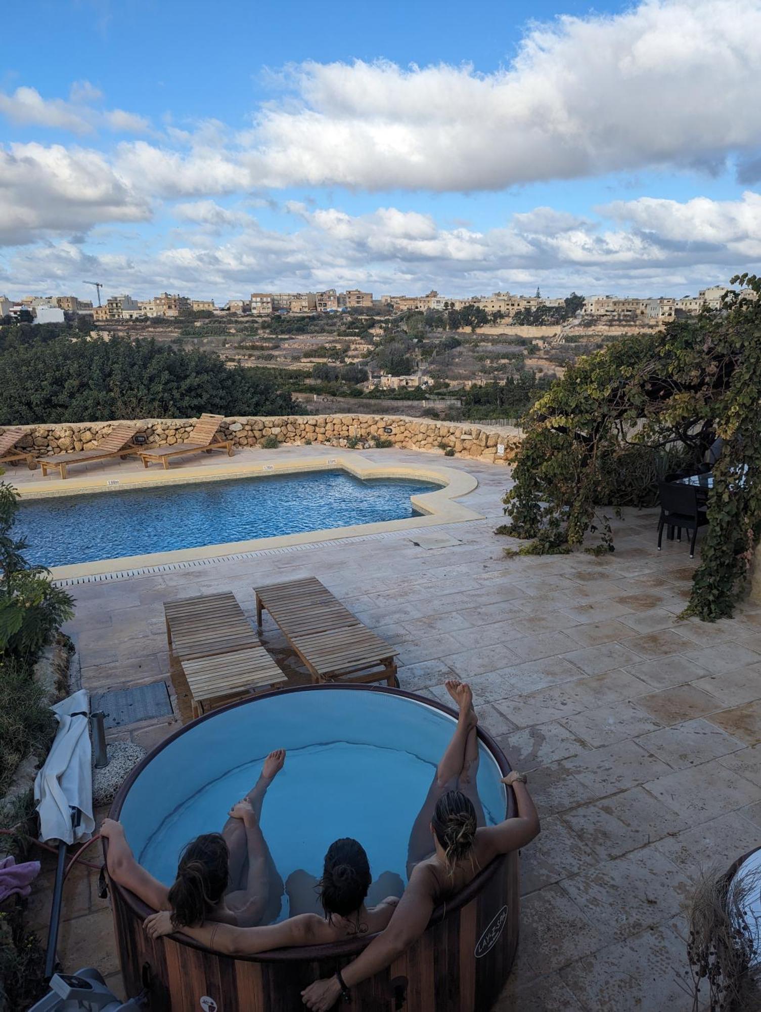 Dar Ix-Xemx Hotel Nadur Bagian luar foto